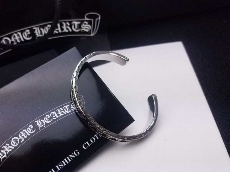 Ch*0me He**ts bracelets